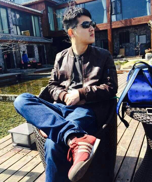 Diện mạo, thân hình của anh so với ảnh trước đây cứ như 2 người khác nhau. Hot boy học đường năm nào bị nhận xét là “phát tướng",