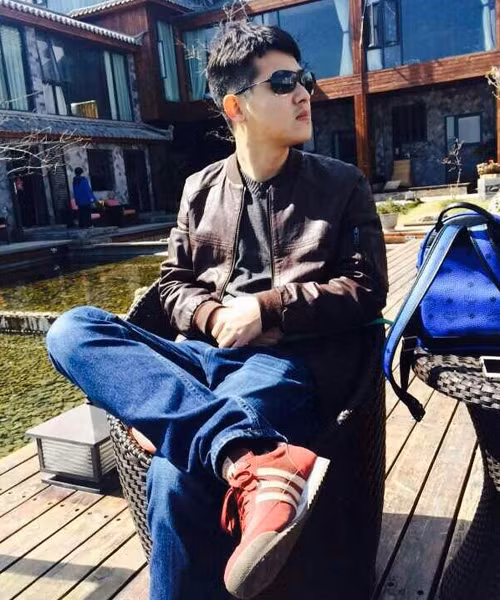 Diện mạo, thân hình của anh so với ảnh trước đây cứ như 2 người khác nhau. Hot boy học đường năm nào bị nhận xét là “phát tướng",