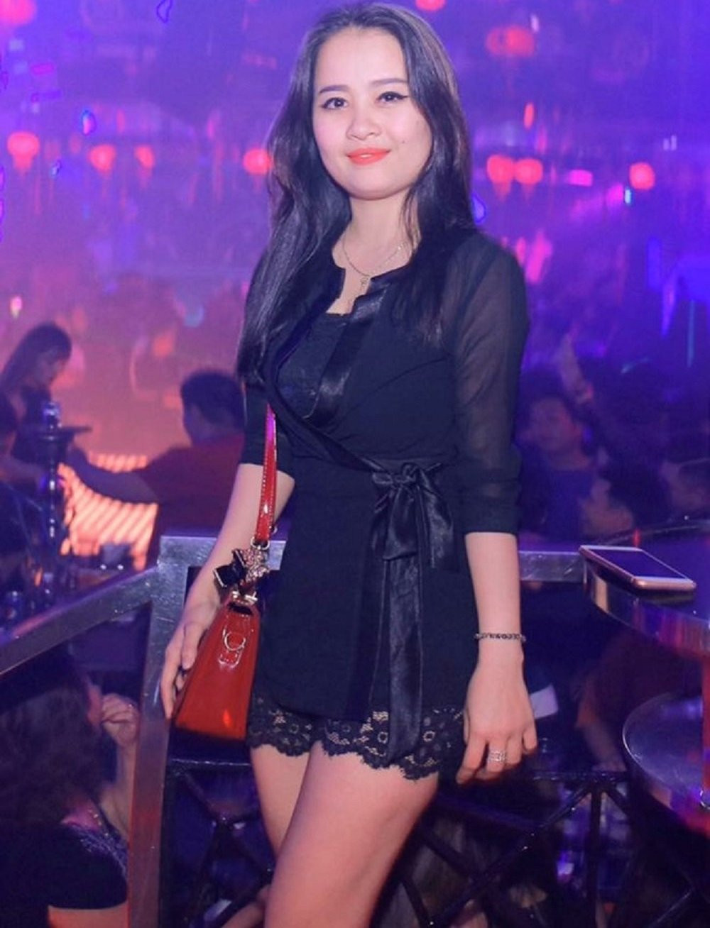 Mặc dù có vẻ ngoan hiền nhưng thực chất Sương rất lì lợm, mất nhiều thời gian đấu tranh, Sương mới thừa nhận hành vi phạm tội và khai ra các tình tiết quan trọng.