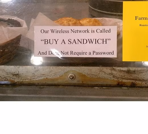 Để tránh hiện tượng các vị khách dùng wifi chùa của mình, nhiều cửa hàng đã buộc khách hàng phải sử dụng đồ ăn, uống của mình sau đó mới cấp mật khẩu.