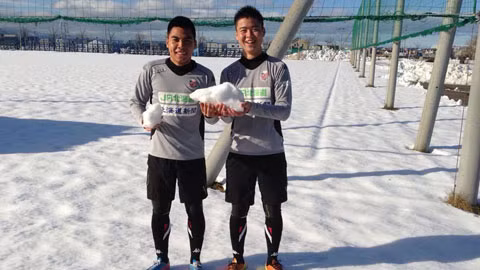 Phần thưởng dành cho Duy Mạnh sau khi cùng Hà Nội T&amp;T đoạt chức vô địch giải U19 Quốc gia đó là một chuyến tập huấn và thử việc tại một CLB bóng đá ở Nhật Bản. Nhưng vì lý do không đáp ứng được yêu cầu của phía đối tác nên Duy Mạnh cùng người đồng đội Đức Huy đã trở lại Việt Nam thi đấu.