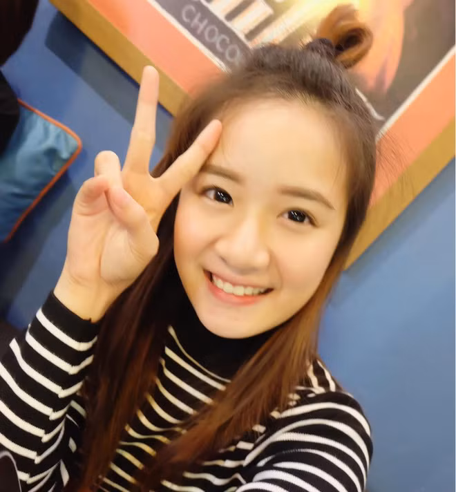 Cô bạn 9X Thái Lan Ploy Thanida Thanawat sinh năm 1996, tại Bangkok. Sau thành công với vai diễn đầu đời, cô bạn vào vai Kati sống khá kín tiếng và gần như không trở lại với nghệ thuật để dành toàn tâm cho việc học.