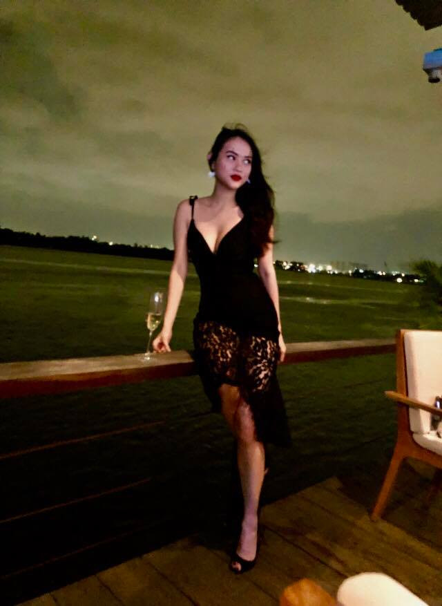 Từng món được cô nàng đầu bếp xinh đẹp này dành hết tâm huyết, sự cẩn thận, tỉ mỉ để cho ra sản phẩm hoàn hảo nhất.