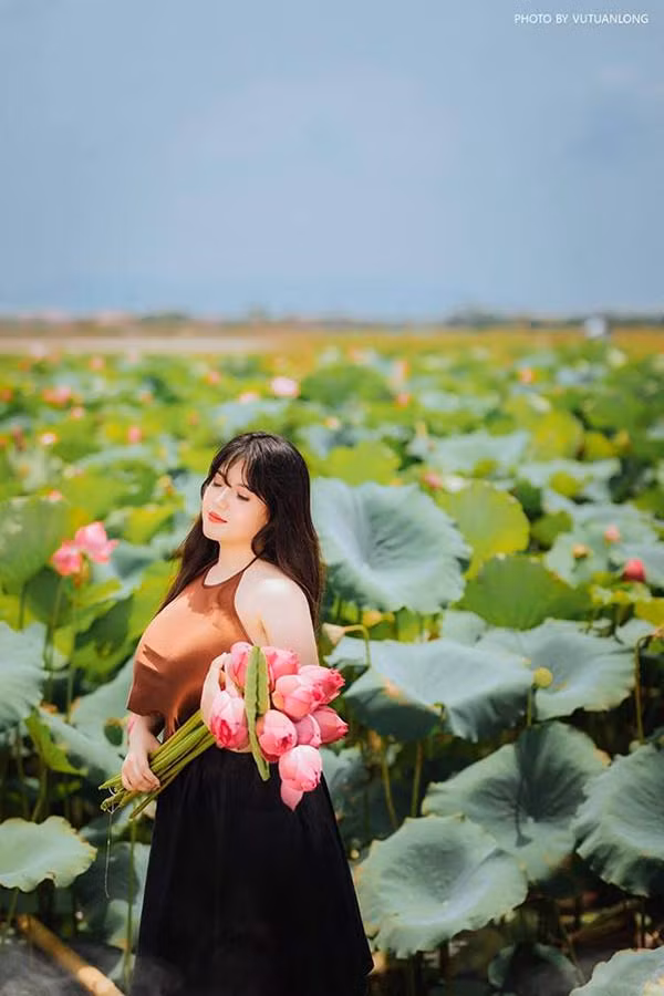 Thu Trang sẽ bắt đầu những môn thi đầu tiên trong kỳ thi THPT 2018. Ngoài 3 môn thi bắt buộc là Toán, Văn và Ngoại ngữ, Trang sẽ thi thêm tổ hợp các môn xã hội (gồm Sử, Địa và GDCD).