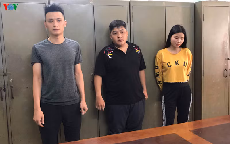 Nhap lau hon 1.000 con dao tu che ban cho giang ho, 3 doi tuong bi bat