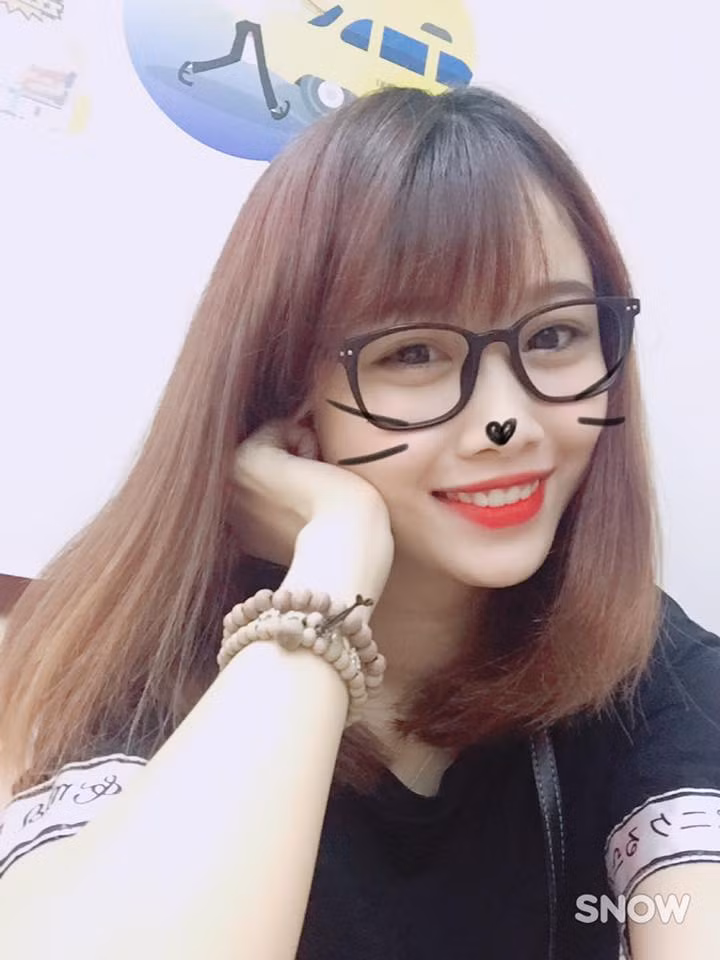 Mới đây nhất, theo thông tin từ bạn bè Văn Toàn, cầu thủ này đã đưa Trang Nhung vào TP.HCM giao lưu cùng người hâm mộ sau thành công của đội tuyển U23 Việt Nam tại VCK U23 châu Á.