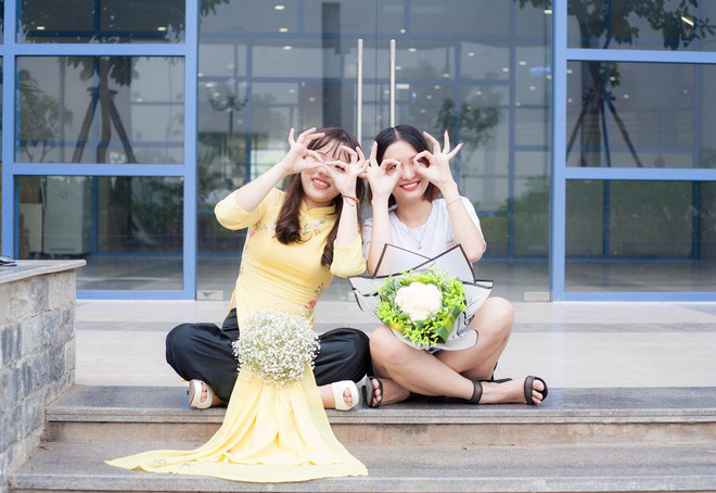 Bó hoa kỷ yếu đặc biệt bằng súp lơ nhanh chóng nhận được hàng ngàn like và nhiều ý kiến từ CĐM cho ý tưởng thực sự quá độc đáo này.