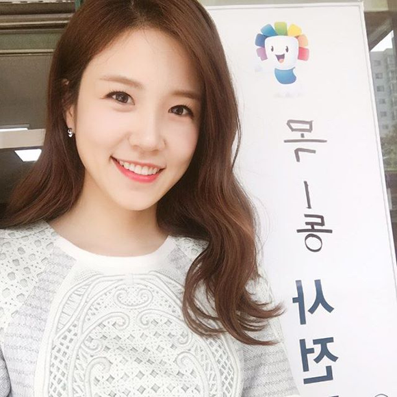 Cô cũng thường xuất hiện đưa tin tại các sự kiện thể thao lớn trong và ngoài nước, như mới đây nhất là tại Thế Vận hội mùa đông Pyeongchang 2018. Thậm chí nhiều người còn nhớ và gọi cô nàng này với cái tên thân mật "nữ MC World Cup".