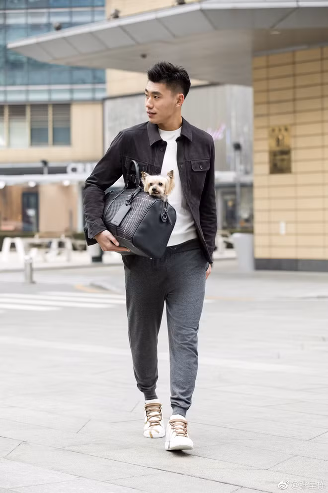 Dù vậy, Chengdong vẫn thành công lọt top "nam thần" của hội những cô nàng thích ngắm trai đẹp trên MXH.