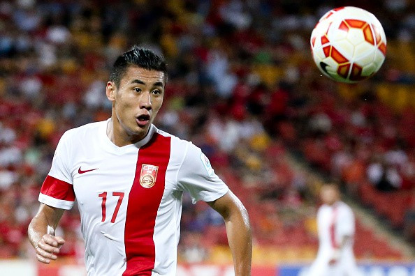 Cầu thủ này có gương mặt điển trai kiểu nam tính, mạnh mẽ. Chính điều này khiến fan girl phải hú hét mỗi khi Chengdong xuất hiện trên sân cỏ hay đời thường.