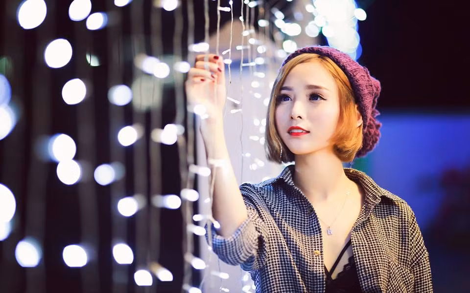 Hiện tại ngoài công việc học tập, Ngọc Hân còn tập tành buôn bán quần áo trên mạng để trang trải chi phí sinh hoạt.