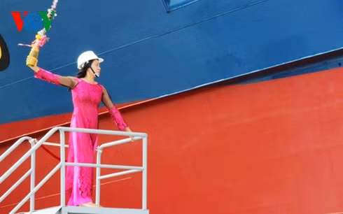 Tàu tuần tra kết hợp tìm kiếm cứu nạn xa bờ FC624 được đóng, lắp ráp hoàn toàn tại Việt Nam dựa trên thiết kế của Vương quốc Anh và Liên bang Nga.