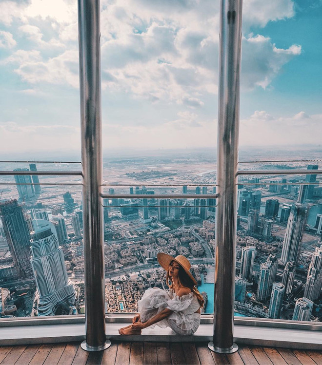 Với sức ảnh hưởng của mình, Tara Milk Tea còn có cơ hội hợp tác với nhiều thương hiệu lớn về nhiếp ảnh và du lịch như PANDORA, Tiffany &amp; Co., Huawei, Cannon.