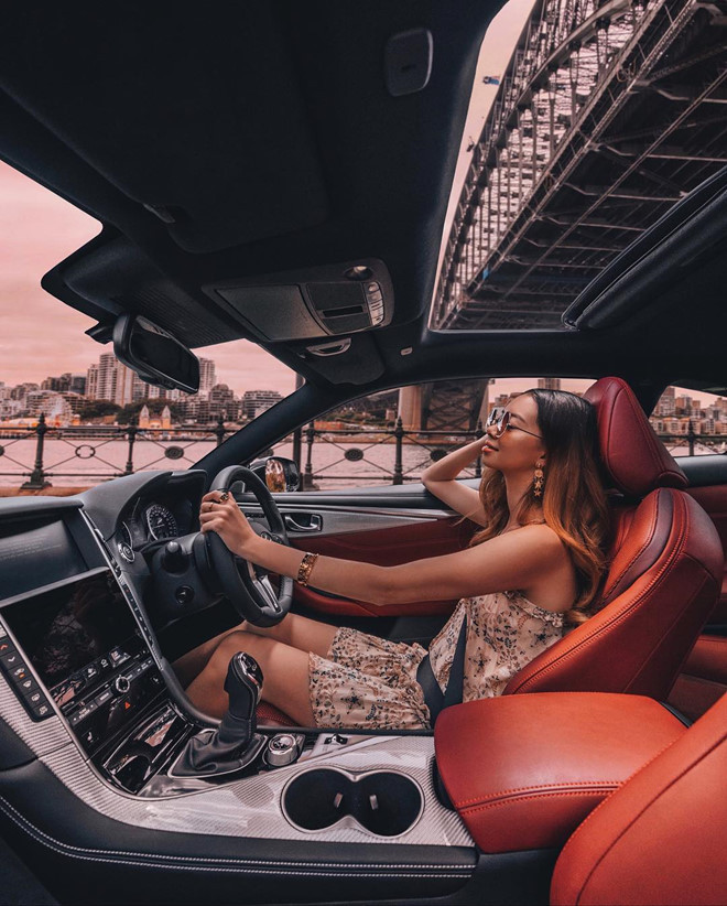 Từ khi còn là sinh viên ngành thiết kế, Tara đã đi du lịch khắp các nước trên thế giới. Lướt qua một vòng và nhìn ngắm các bức ảnh trên Instagram, bạn sẽ cảm thấy choáng ngợp với cuộc sống sang chảnh thành viên 9X hội Rich Kid thế giới này.