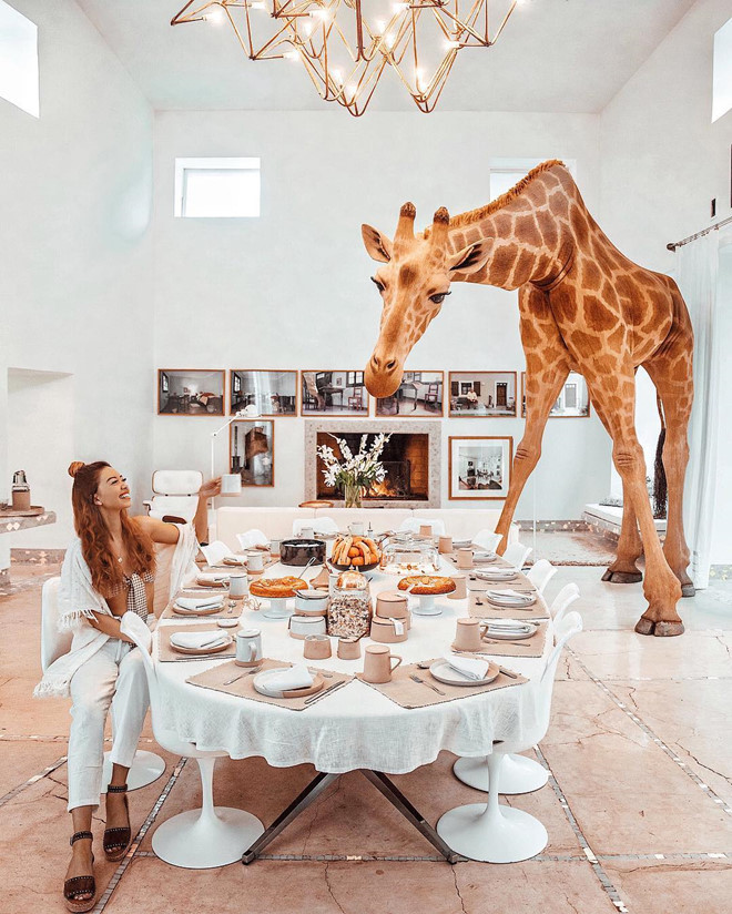 Xuất phát từ đam mê nhiếp ảnh và du lịch, Tara kiếm bội tiền từ những bài review du lịch, bức ảnh rực rỡ, hút hồn của mình.