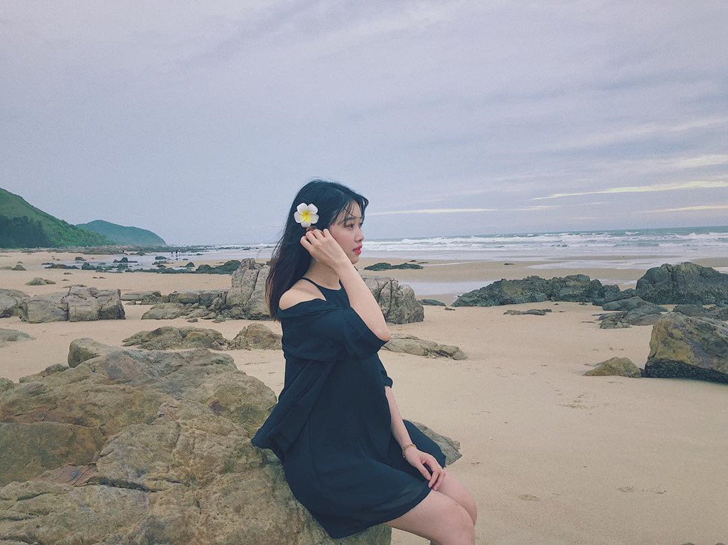 Được biết, Trang Nhung quê ở Hà Nam, hiện học tập và sinh sống ở Hà Nội. Trang Nhung hiện có hơn 21.000 người theo dõi trên Instagram và hơn 33.000 follow trên Facebook.