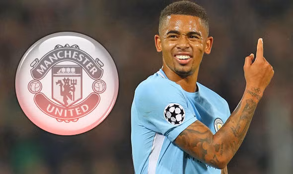 Gabriel Jesus suýt đầu quân M.U giá 22 triệu bảng: Nhật báo Kicker của Đức đưa tin, M.U đã có cơ hội lớn chiêu mộ tài năng trẻ người Brazil - Gabriel Jesus hồi hè 2016. Thời điểm ấy, trong điều khoản giải phóng hợp đồng của Jesus và CLB Palmeiras cho phép MU có thể ký hợp đồng với anh nếu họ chồng đủ khoản tiền 22 triệu bảng. Tuy nhiên, MU, Real Madrid, Barcelona và cả Bayern Munich đều bỏ qua thời cơ này, mở cánh cửa cho Man City tuyển mộ chân sút 20 tuổi đầy triển vọng. Ảnh: Kicker