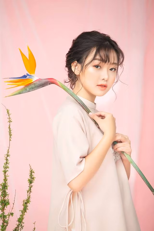 Dù bận rộn với những dự án nghệ thuật nhưng mục tiêu gần nhất trong tương lai của Lan chính là hoàn thành tốt việc học đại học - con đường lớn nhất mà cô đã lựa chọn.