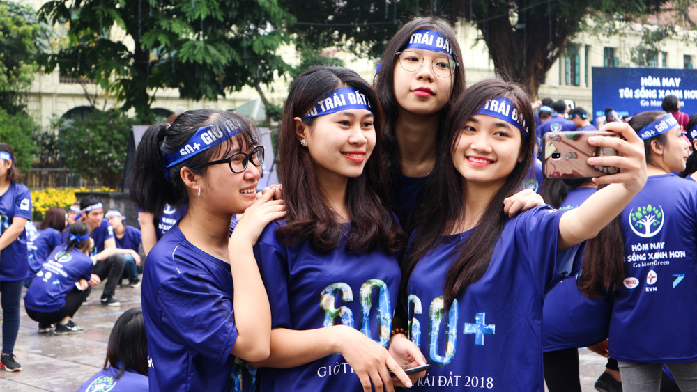 Cũng theo báo cáo của BTC Giờ Trái đất, sau 9 năm tổ chức, Việt Nam đã có 6 tỉnh, thành phố trên cả nước cam kết tham gia nhưng đáng mừng hơn là sự kiện này đã nhận được sự hưởng ứng của 63 tỉnh, thành phố và nhận sự hưởng ứng sâu rộng của các tổ chức, doanh nghiệp và người dân.
