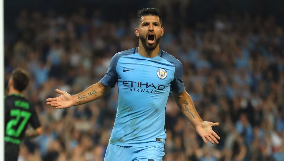 Sút trúng đích 5 trên tổng số 6 cú sút về khung thành Monchengladbach, lập hat-trick giúp đội nhà thắng đậm 4-0, Sergio Aguero đã thể hiện trọn tinh hoa của một sát thủ hàng đầu.