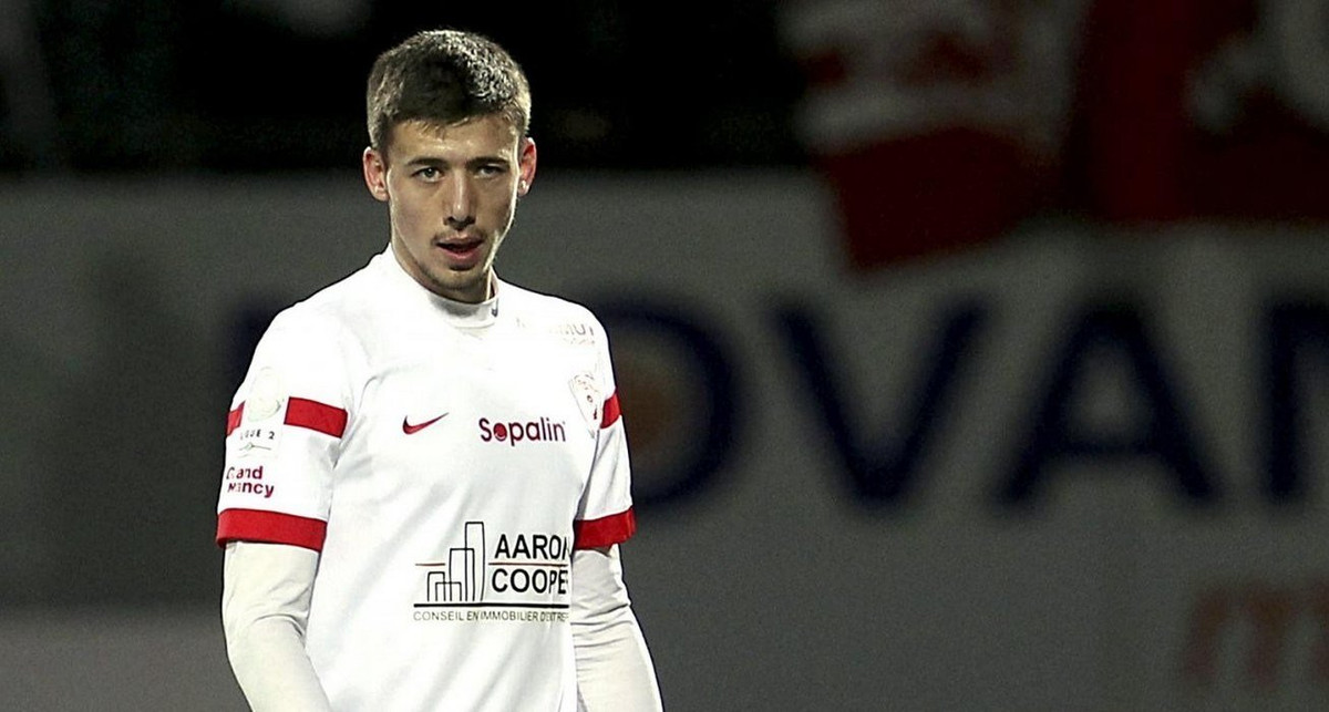 Chelsea cũng vào cuộc, sẵn sàng trả khoản tiền mua lại hợp đồng 30 triệu euro của Lenglet với Sevilla và quyết tâm phá MU.
