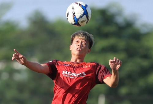 Thanh Sơn là cầu thủ chưa được vào sân của U22 Việt Nam. Khát khao cống hiến và thừa sức chiến đấu là điều mà tiền vệ này luôn sở hữu trong người.