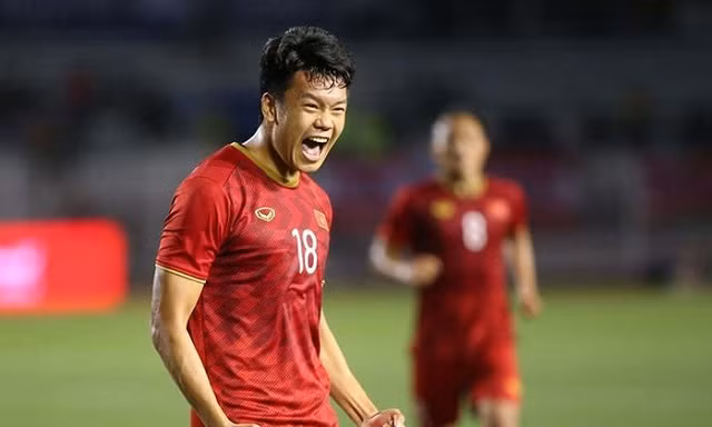 Sự có mặt của Thành Chung không chỉ khiến NHM tin tưởng trong khâu phòng ngự mà những pha lên tham gia tấn công của trung vệ này đều đạt hiệu suất ghi bàn khá cao, điển hình như pha đánh đầu ngược tung lưới Indonesia vừa qua.