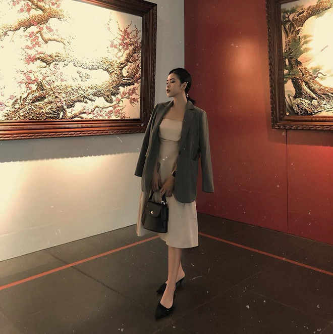 Theo tìm hiểu dù có bố là người Việt, mẹ là người Trung nhưng Nina Pham sinh sống, học tập ở Nga từ nhỏ và mới trở về Việt Nam được hơn một năm.