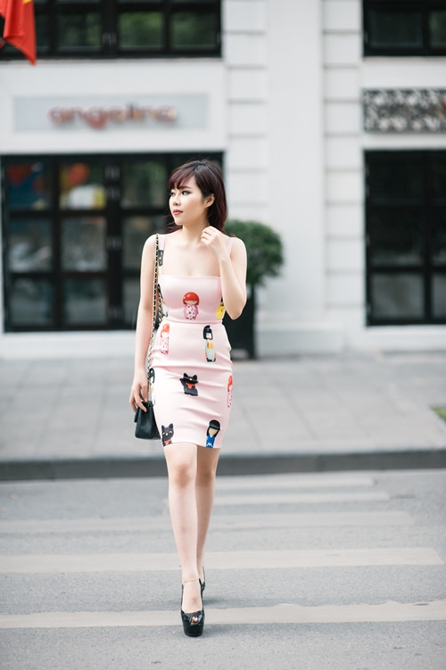 Với số tiền tiết kiệm ít ỏi và liều mình vay thêm vốn đầu tư, Trang mở được cơ sở đầu tiên tại Hà Nội. Tuy chỉ là cơ sở nhỏ nhưng với hướng đi đúng của cô chủ nhạy bén mà việc kinh doanh ngày một khấm khá. Sau hơn 1 năm, nhờ tài năng kinh doanh và thêm chút may mắn, cô gái 9X xinh đẹp tự tin mở thêm một trung tâm thứ hai và đang chuẩn bị khai trương cơ sở thứ 3 trong thời gian tới.