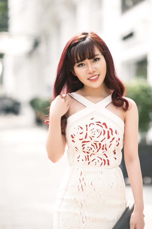 Nguyễn An Trang sinh năm 1994 hiện là sinh viên năm 4 của Khoa Quản trị kinh doanh dầu khí – trường ĐH Mỏ Địa Chất. Nếu so với với số tuổi thực và bạn bè đồng trang lứa, Nguyễn An Trang khiến nhiều người phải chú ý bởi sự chững chạc, sắc sảo của một phụ nữ trưởng thành hơn rất nhiều.