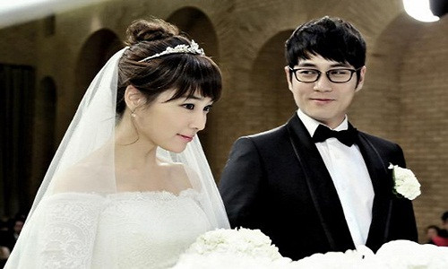 Nhìn em xinh tươi trong chiếc váy cưới Thuần vui lắm (ảnh minh họa).