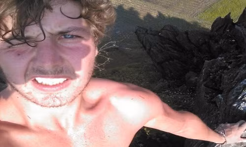 Chàng phượt thủ người Anh Aiden.