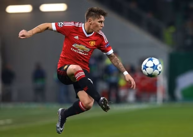 Ca chấn thương tiếp theo mà Quỷ đỏ thành Manchester phải đón nhận đó là Guillermo Varela. Cầu thủ trẻ tài năng này hiện đang dính chấn thương mắt cá và dự kiến sẽ phải nghỉ thi đấu tới 2 tháng.