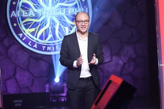 Trước những câu hỏi về phim ảnh và du lịch, dù không biết đáp án nhưng Thanh Huyền vẫn có thể suy luận dựa trên những kiến thức của mình và dứt khoát đưa ra câu trả lời chính xác.