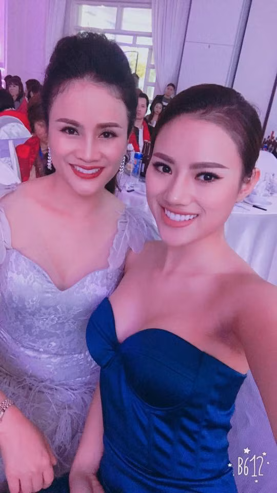 Rất nhiều những đường nét trên khuôn mặt của bạn trẻ có nickname Jessica Le giống với mẹ mình và mạnh dạn khoe trào lưu chụp ảnh cùng bố mẹ