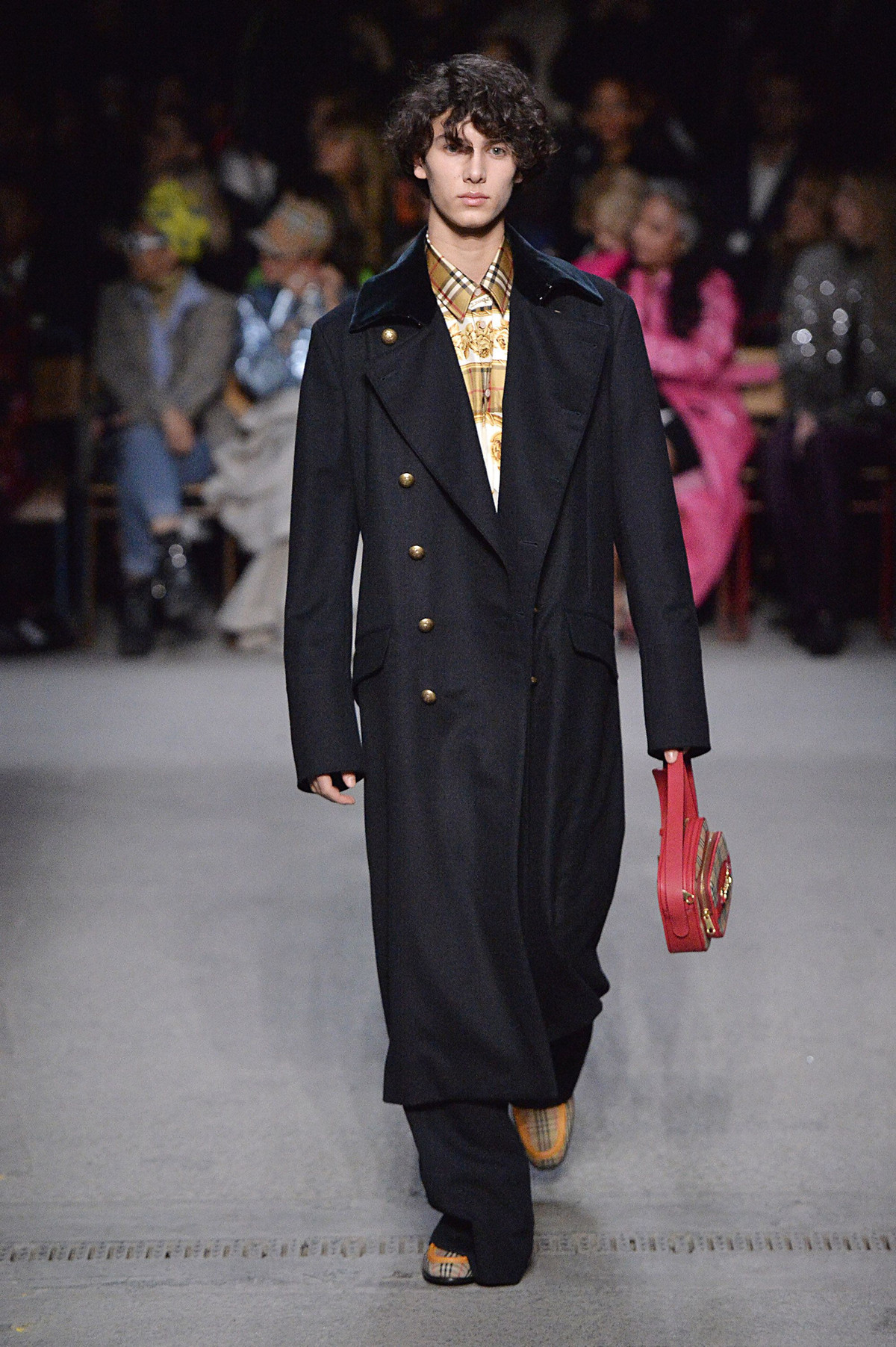 Ngam tron cac chang Hoang tu doc than quyen luc tren the gioi-Hinh-6