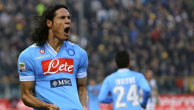 Theo Football Italia, BLĐ Napoli sẵn sàng chào đón sự trở lại của tiền đạo Edinson Cavani, người có thể sẽ phải rời PSG vào cuối mùa giải này.