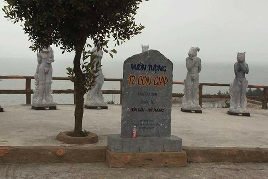 "Chiêu trò, quảng cáo gì đâu mà một ngày tiếp, họp hành với bao nhiêu đoàn từ cơ quan quản lý, báo chí đến đau hết cả đầu, mệt mỏi. Cứ nói PR rồi chẳng may cơ quan quản lý yêu cầu phá bỏ các bức tượng này thì công lao, tiền bạc tôi mua 12 khối đá, vận chuyển từ Ninh Bình, Thanh Hóa ra đến đây chưa kể công chế tác gần năm trời nữa sẽ mất bao nhiêu. PR, quảng cáo thế này có mà chết à", ông Thiềng bày tỏ.