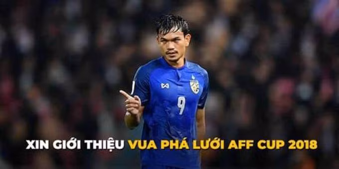 Adisak Kraisorn chính là người đã sút hỏng penalty ở những phút cuối trận và vứt luôn đi tấm vé vào chung kết AFF Cup 2018 của đội tuyển Thái Lan.