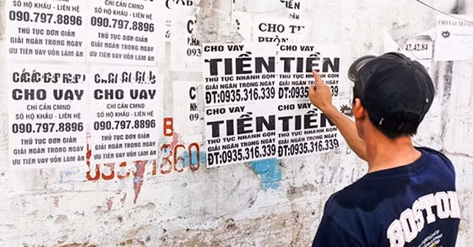 Thêm nữa, không phải hám lợi giá rẻ, những người mắc bẫy vay tiền thường là những người đang túng quẫn và mong mỏi một số vốn đổi đời, nhưng rồi vì dính bẫy lừa đảo, cuộc sống của họ lại trở nên héo mòn hơn.