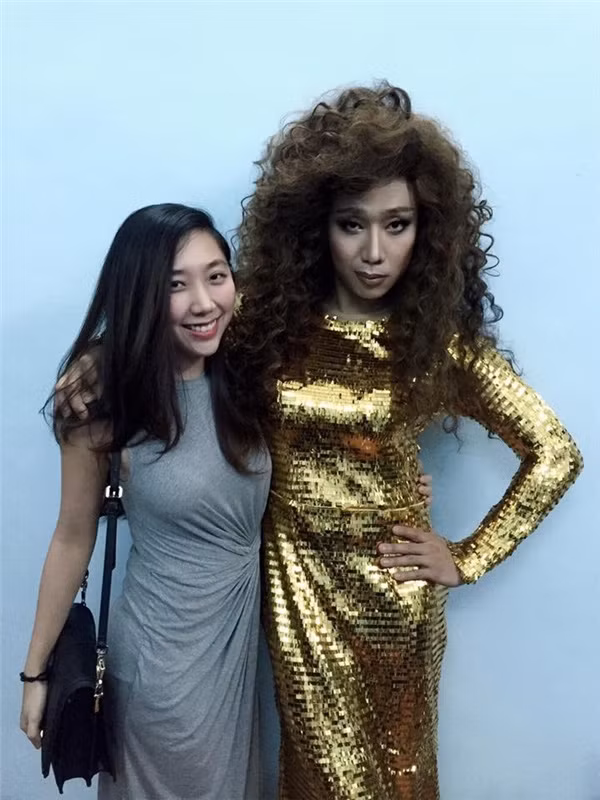 Chuyện tình yêu của cô em gái Trấn Thành cũng khá thuận lợi. Hiện tại Huỳnh Mi đang có một tình yêu ngọt ngào với bạn trai người Hong Kong.