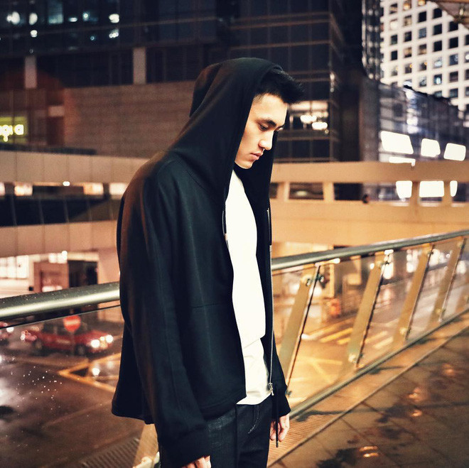 Gương mặt đến thân hình và cả khí chất của Peter đều thuộc dạng "cực phẩm", đến độ mà nhiều người chỉ còn biết than lên tiếc nuối: "Anh ơi, tại sao anh không đi làm ngôi sao mà làm huấn luyện viên chi vậy?".