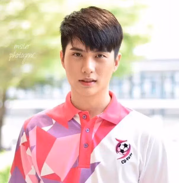 Vẻ đẹp hoàn mỹ của nam thần khoa kiến trúc Bright.