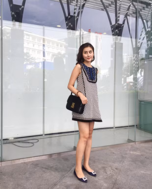 Sau khi chia tay thiếu gia Hà Quang Dũng, Hà Lade sống khá kín tiếng và cũng ít khi xuất hiện công khai trước báo giới cũng như cộng đồng mạng. Sự thay đổi bất ngờ của cô nàng 9X này khiến nhiều người bất ngờ nhưng khá thú vị.