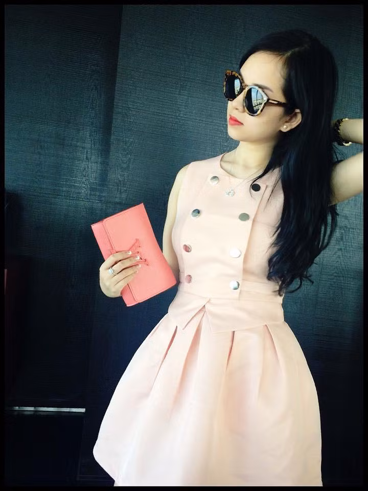 Hai năm sau khoảng thời gian im ắng, "Dịu đanh đá" của "Nhật ký Vàng Anh" cho thấy một phong cách thời trang trưởng thành và lịch lãm.