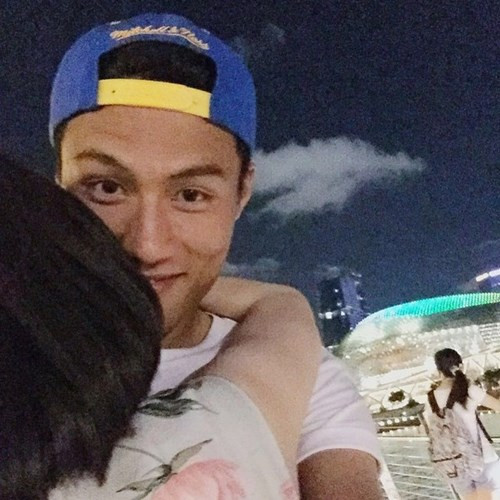 Chuyện tình của Hồng Quân đã râm ran trong cộng đồng mạng khá lâu. Tuy nhiên phải đến đầu tháng 6/2015, Khánh Ly và Hồng Quân mới chính thức công khai và làm rất nhiều người ngỡ ngàng..