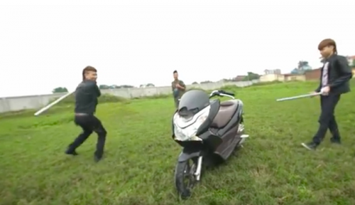 Sau hàng loạt những hành động ngông cuồng của mình, cái kết của Khá Bảnh không mấy tốt hơn. Mới đây, gã giang hồ này đã một lần nữa bị bắt khi dương tính với chất ma túy, tổ chức đánh bạc và cho vay nặng lãi.