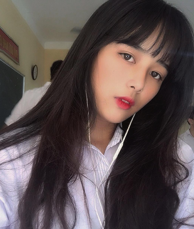 Hiện tại, Mai đang bận rộn ôn luyện cho kỳ thi THPT. Khác với xu hướng chung của bạn bè là vào đại học, Tùng Mai sẽ đuổi đam mê nhiếp ảnh sau khi tốt nghiệp cấp 3. Ảnh:FBNV