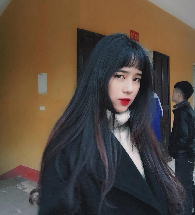 Trước sự chú ý của dân mạng, Tùng Mai cho biết cô rất vui và bất ngờ. Tuy nhiên, sự quan tâm quá mức của mọi người cũng ảnh hưởng ít nhiều đến cuộc sống hiện tại của nữ sinh 10X này. Ảnh:FBNV