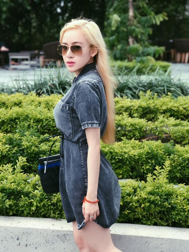 Chia sẻ về cuộc sống hiện tại, thảm họa MXH Bà Tưng cho biết, hiện tại cô nhận các hợp đồng làm mẫu quảng cáo và làm người mẫu thời trang để có thu nhập.